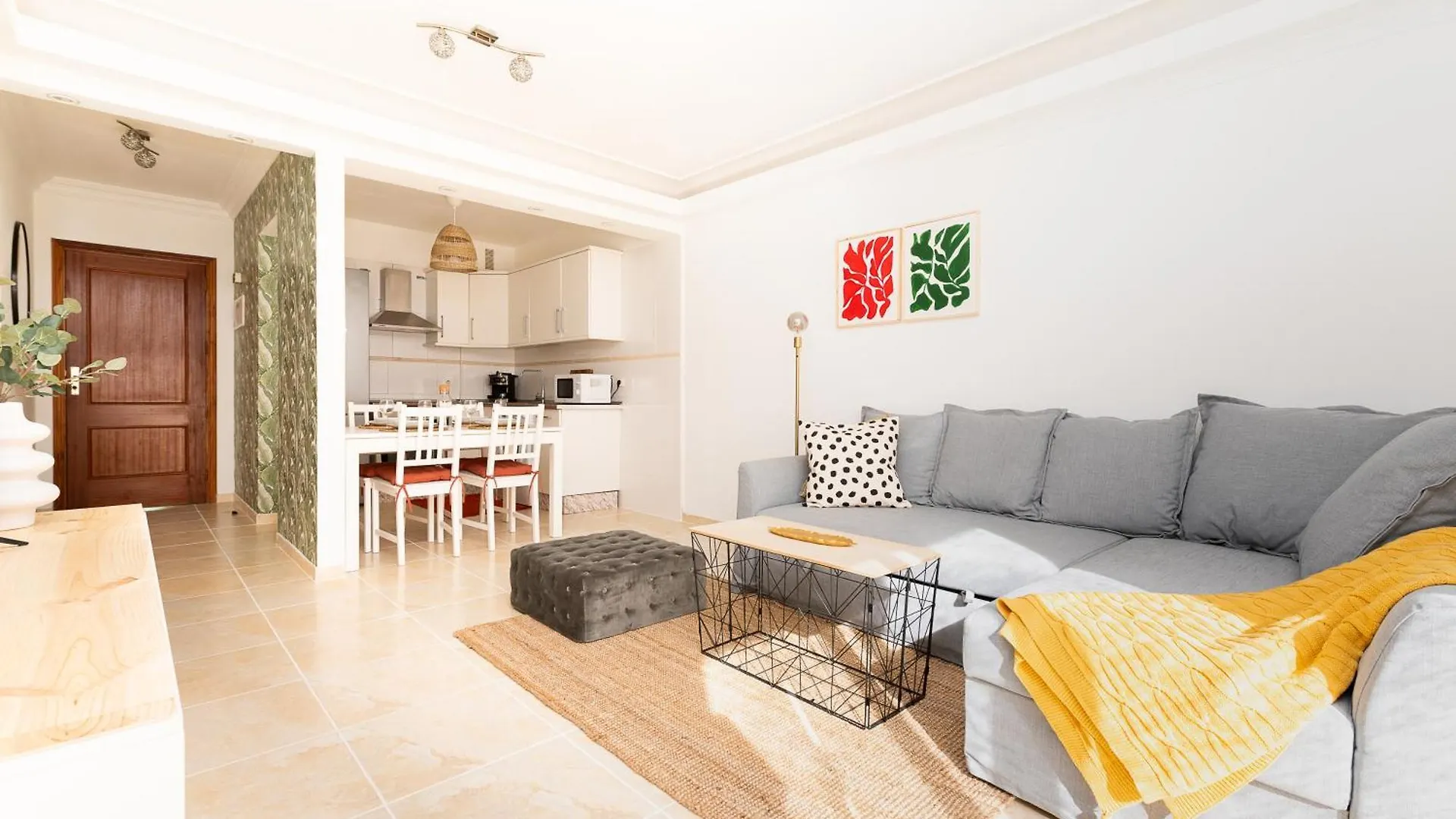 Apartamento Coqueto Con Terraza Junto A Candelaria Spain